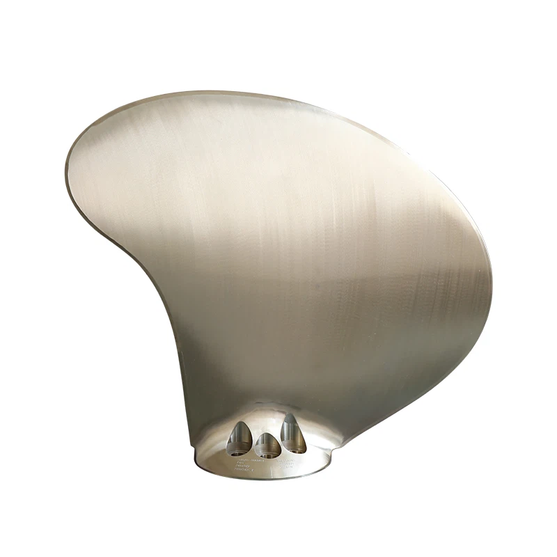 कार्गो जहाज प्रोपेलर पानी के नीचे