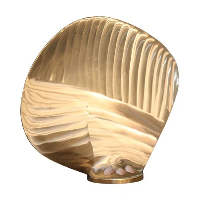 क्रूज शिप प्रोपेलर पानी के नीचे